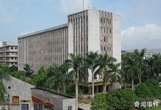 女學(xué)生學(xué)校產(chǎn)子后扔下樓?校方辟謠