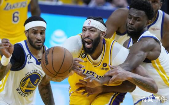 濃眉被打 被盧尼打到頭部傷退本場沒有回歸