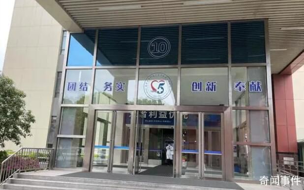 26歲女孩被跳樓者砸傷或癱瘓 目前已無生命危險