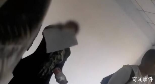 老師插隊(duì)被拒辱罵學(xué)生家教不好 稱進(jìn)入社會也會被毒打