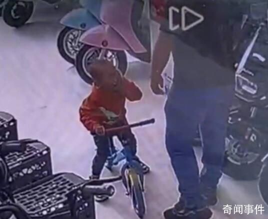 男子無故扇2歲幼童耳光拒不道歉 辯稱是開玩笑