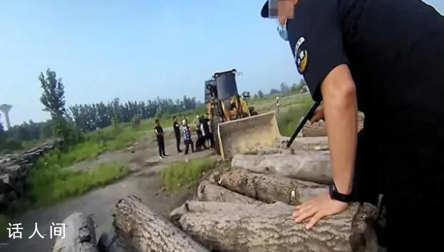 警方回應“農婦襲警案”:全面核查