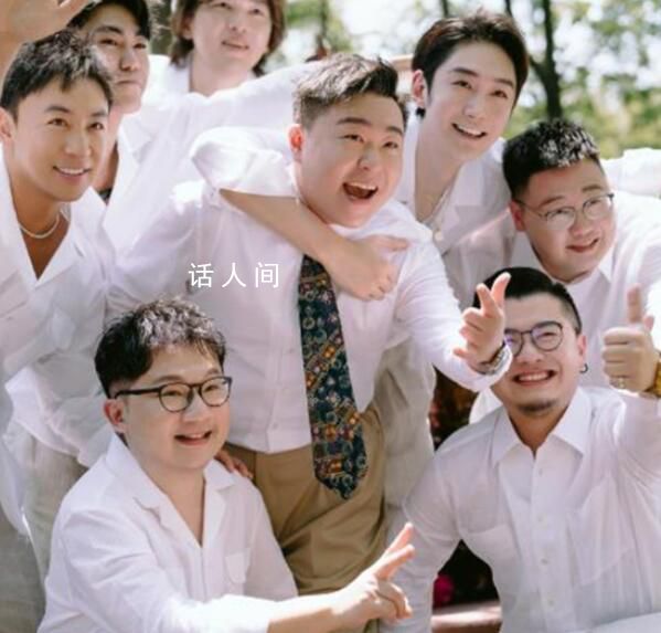 郝劭文曬婚禮現(xiàn)場照 釋小龍任伴郎