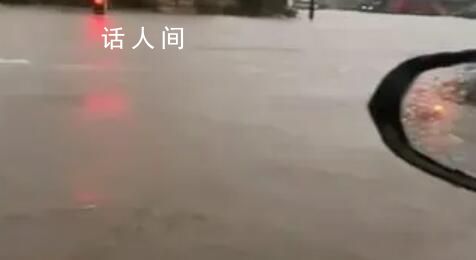 桂林強降雨出現內澇:車要浮起來了