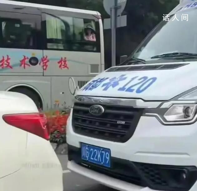 司機拒給120讓路 被罰150元記3分