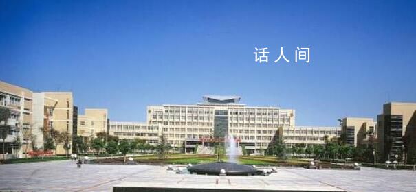 如何吸引男生注意?高校講座引爭議