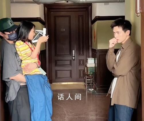 8歲攝影師拍李現(xiàn)是被人抱起來的 粉絲：羨慕妹妹呀