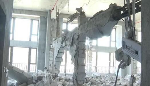 業(yè)主買42套房欲全打通 被責(zé)令停工