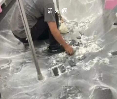 武漢地鐵回應(yīng)乘客背包冒煙 眾多乘客紛紛到站下車躲避