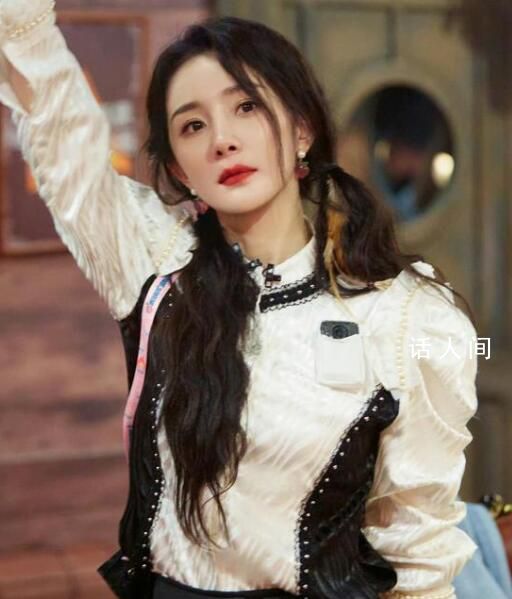 楊冪復古風搭雙馬尾 粉絲：太可愛了