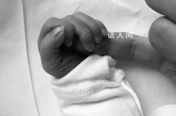 宋仲基兒子出生 吸引不少人的圍觀和祝福