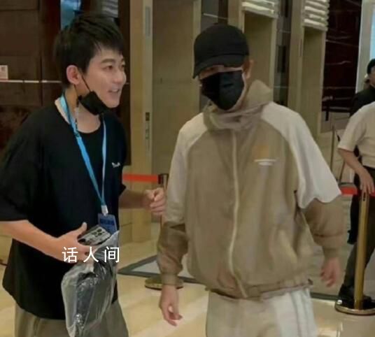 蘇醒見完梅西后安慰來遲的薛之謙 國內娛樂圈究竟去了多少人呀