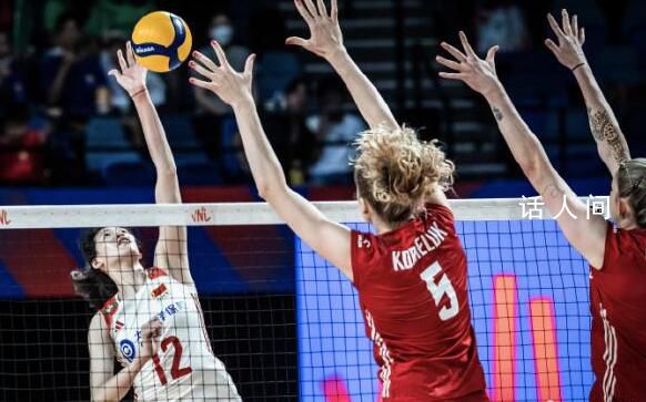 中國(guó)女排0比3不敵波蘭 在本次世界女排聯(lián)賽的第一場(chǎng)失利