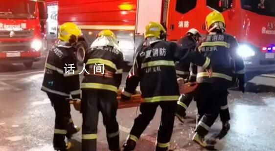 寧夏燒烤店爆炸現(xiàn)場滿地碎片 現(xiàn)場群眾描述稱曾聽到爆炸聲