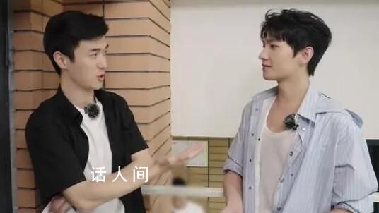 楊洋校園體驗(yàn)一日新生 希望我們內(nèi)心永遠(yuǎn)年少青春