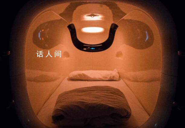 租房降級年輕人:住30元1天太空艙