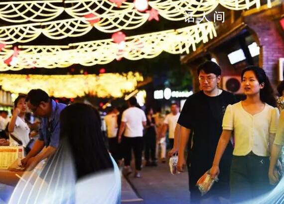 夏日經濟火起來 水上娛樂冰上運動受到越來越多消費者的歡迎