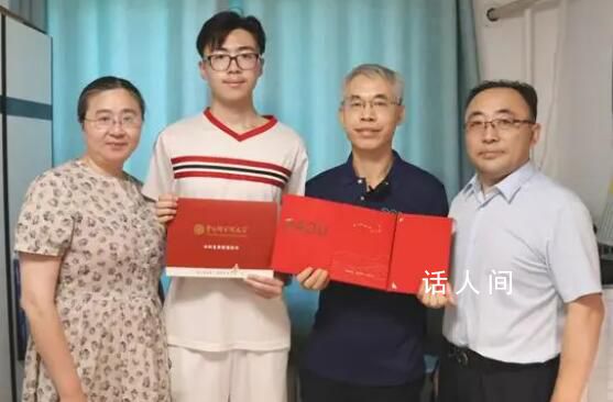 國(guó)科大錄取通知書(shū)含7顆大豆 在新生心中種下一顆科學(xué)的種子