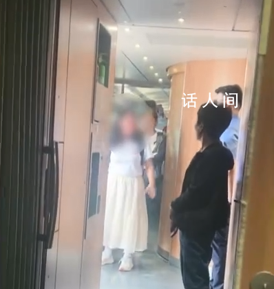 女子高鐵上哭鬧20分鐘要求靠邊坐 有乘客讓給她之后反而更委屈了