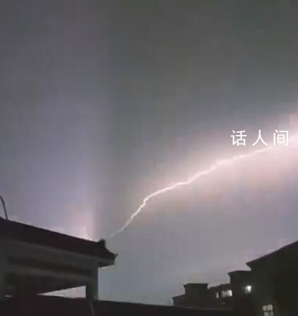 福州一晚上閃電1797次 福州氣象臺繼續發布暴雨紅色預警信號