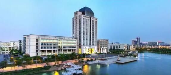 本科生應(yīng)聘工廠遭爽約:被嫌學(xué)歷高