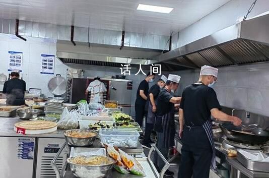 第一批成人小飯桌已經倒閉了 定價超過老鄉雞