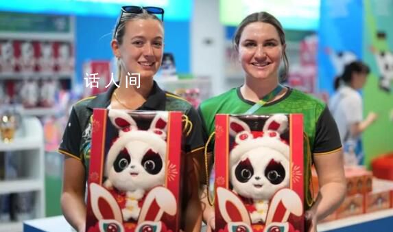 大運村里的“熊貓熱” 無處不在的熊貓元素為人們增添許多快樂的記憶