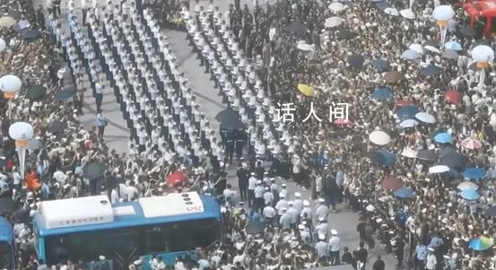 市民自發(fā)接馮振烈士回家 馮振烈士英靈回家儀式