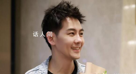 保安大叔指導林志穎拍照 引發網友熱議