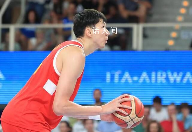 周琦全場砍下15分4板2帽 中國男籃69-68逆轉險勝新西蘭男籃