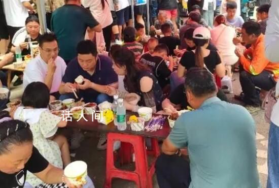合肥“10元吃35個菜”攤主暫時關門