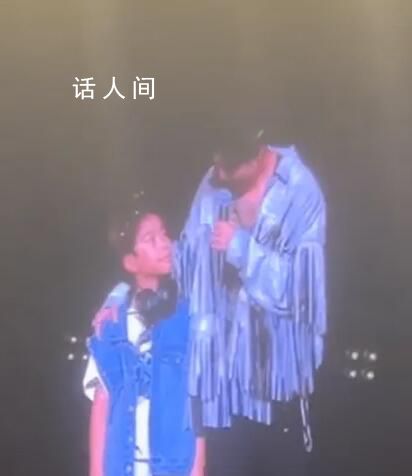 陳楚生北京演唱會和兒子同臺 簡直太帥了