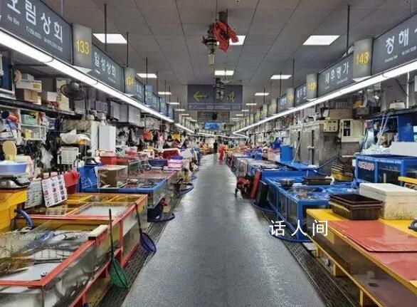 韓國(guó)釜山最著名海鮮市場(chǎng)生意冷清 漁民擔(dān)憂(yōu)未來(lái)生計(jì)