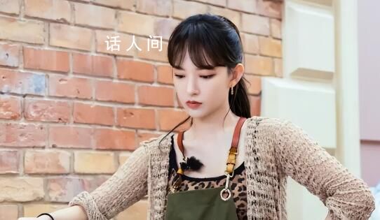 黃曉明說程瀟是全能女戰(zhàn)士 在參加了《中餐廳》之后程瀟可謂是忙前忙后