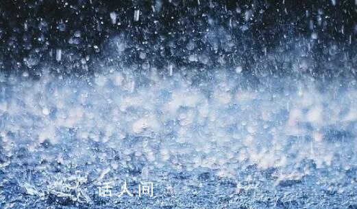 福州暴雨 消防車救援途中墜河