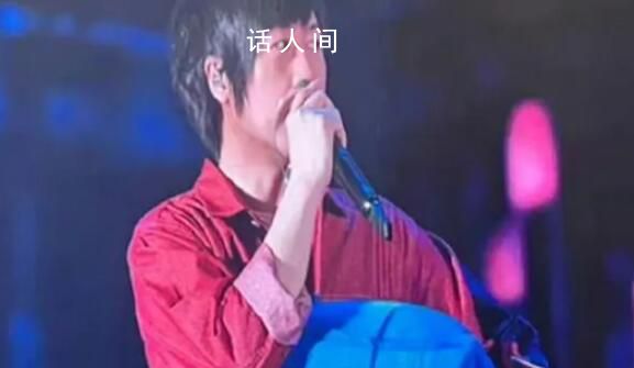 阿信演唱會吸氧 一度累倒在臺上