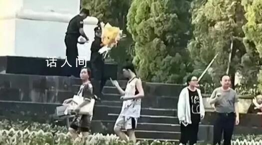 西南大學通報“保安扔花事件” 將按有關規定對相關責任人進行嚴肅處理