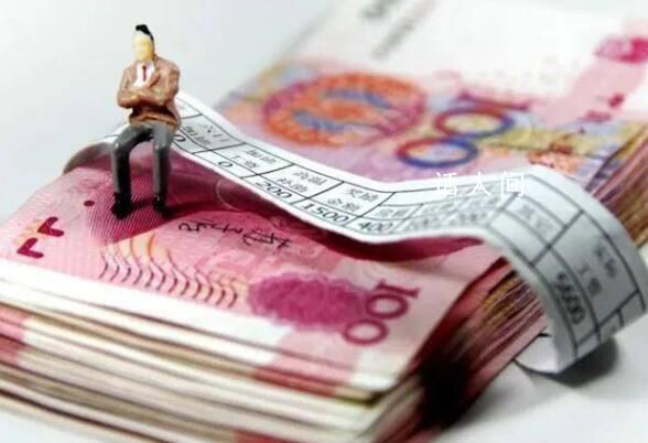 本月工資或將多兩筆錢 過節費是強制發放的嗎