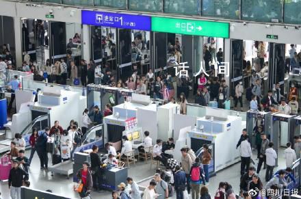 成都位列國內熱門目的地第一 熱門戶外景區TOP10中四川景區占據三席