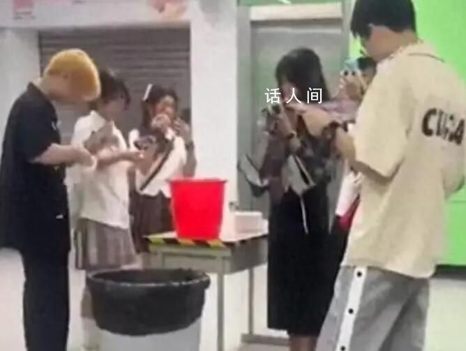 廣州地鐵禁止萬圣節驚悚妝容 裝扮驚悚的乘客被要求卸妝上車