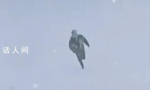 南方同學(xué)第一次看到大雪能多激動?邊跑變跳徹底放飛