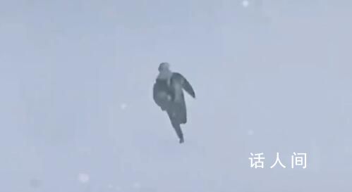 南方室友第一次見東北大雪激動撒歡 仿佛看見了石猴出世