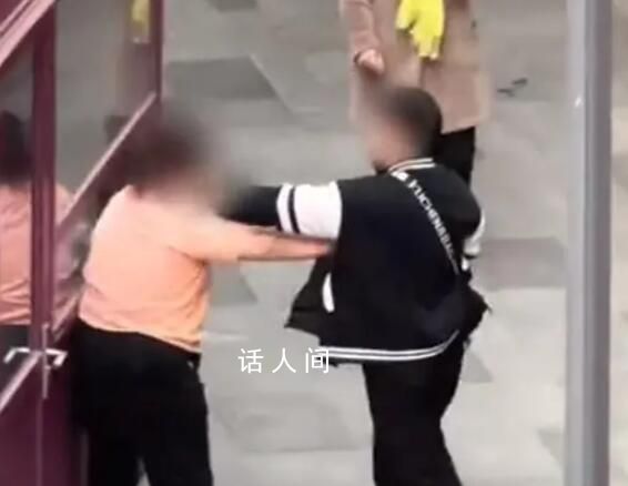 女子冬天穿短袖 讓丈夫買衣服反被打