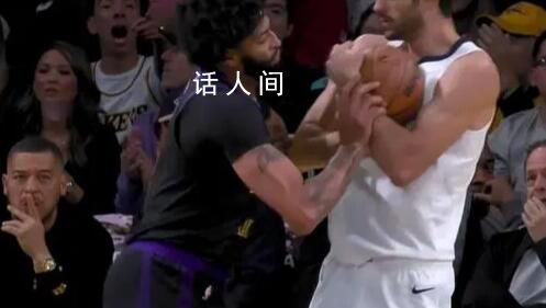 湖人灰熊爆發沖突 濃眉推倒灰熊悍將