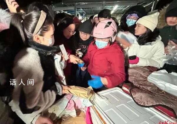 “鵝腿阿姨”回應走紅:不想當網紅