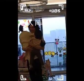 向佐獨自帶倆娃 豪宅內景曝光