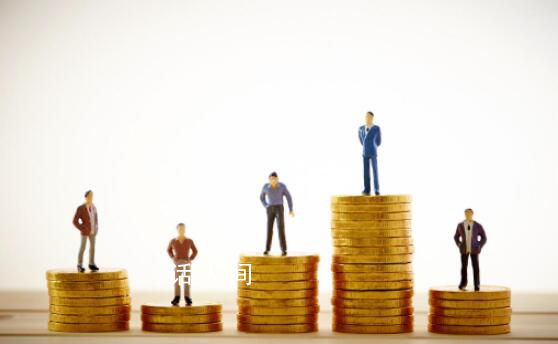 消失的“打工皇帝” 總裁年薪1億變月薪1萬