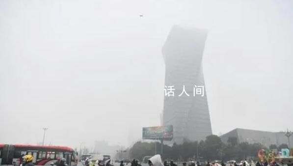 成都大霧 網友:睡了一覺成仙了