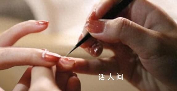 年輕人節前擠爆美甲店 你為過年三件套花了多少錢