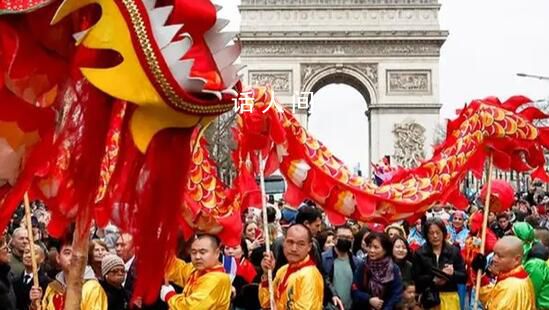 全球點(diǎn)亮“中國(guó)紅” 感受中國(guó)年的魅力